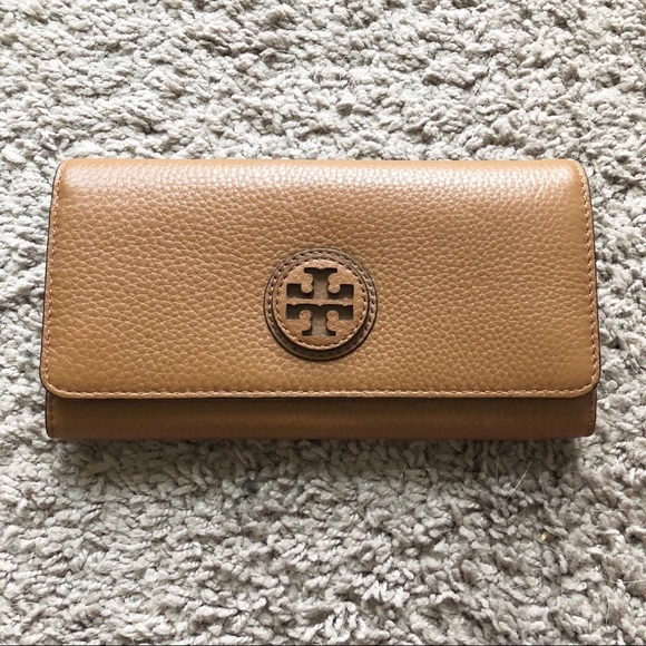 Tory Burch Handbags - Tory Burch Marion Envelope Continental Wallet